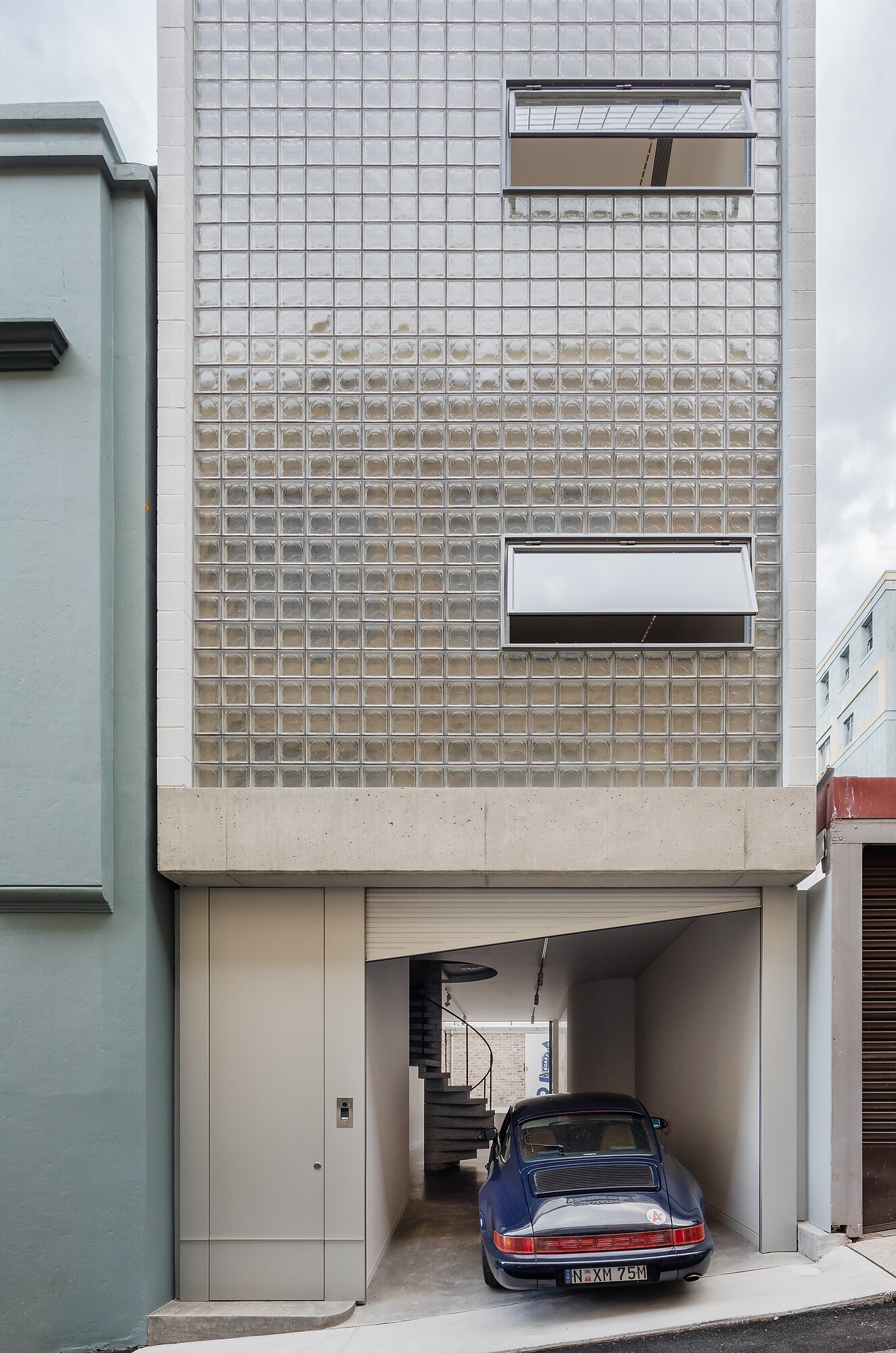 Interior photograph of Laneway Glass House by Katherine Lu